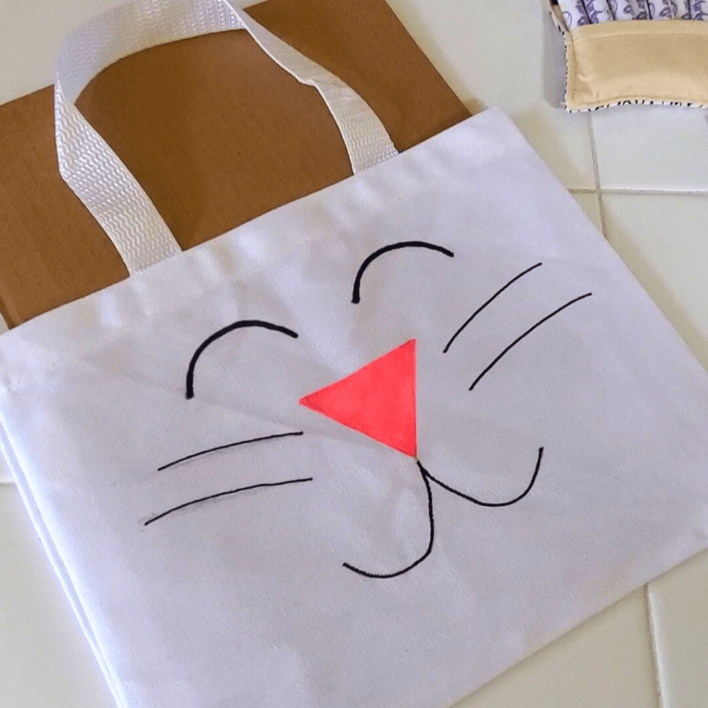 This DIY Bunny Bag is a fun spring statement piece and pairs perfectly with your spring or Easter outfit. Plus, this DIY Bunny Bag could easily be used as an Easter basket for kids to get their spring treats in and later use while Easter egg hunting!